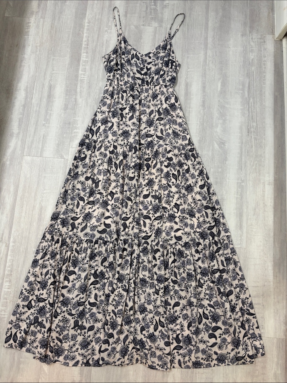 BB Dakota Black & Cream Floral Tiered Maxi Dress